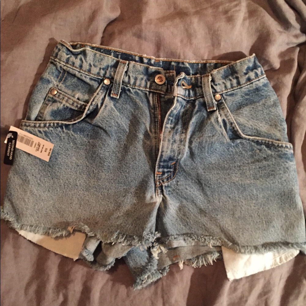 Aritzia denim shorts (NWT)